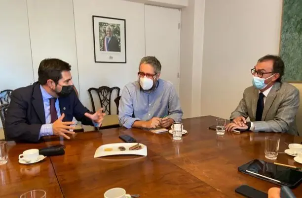 Ministerio de Educación garantizó subvenciones para colegios municipales que se mantengan abiertos