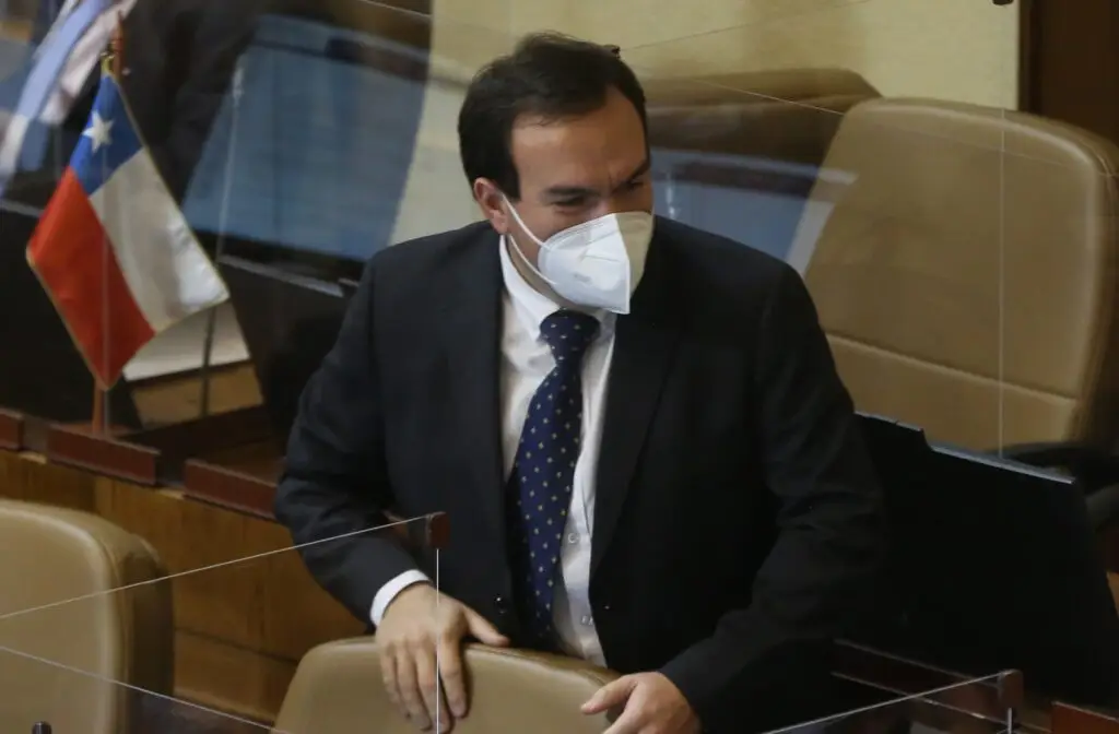 Diputados UDI presentan proyecto para declarar el 12 de junio como el "Día del Mártir de Carabineros"