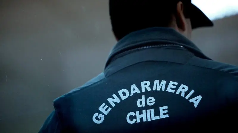 Oficial de Gendarmería de Curicó es denunciado por delitos de estafa: Pedía dineros a sus compañeros del penal
