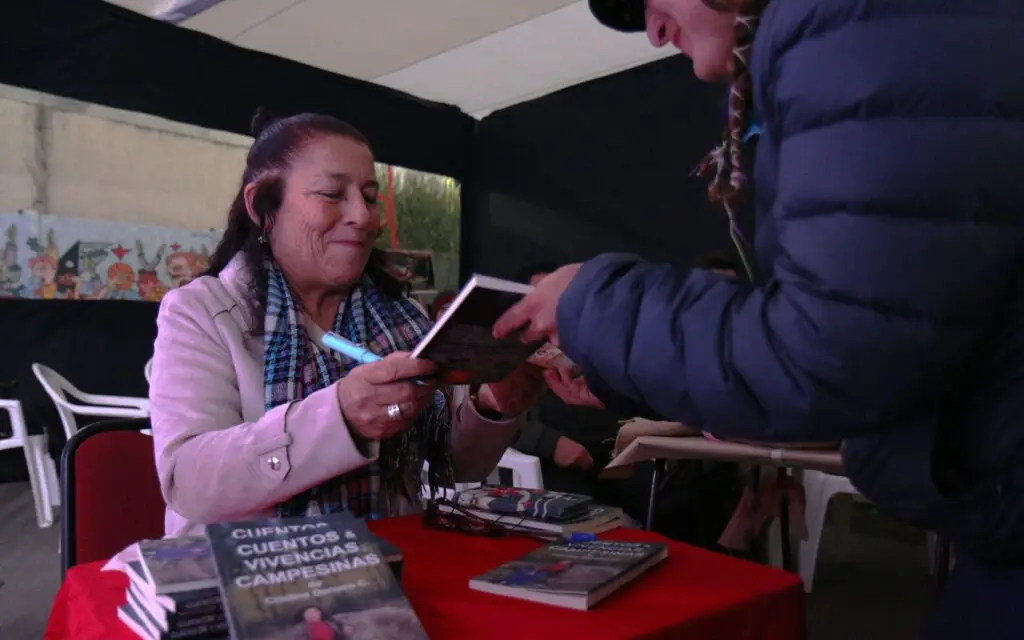 Foclorista de Romeral lanzó su libro “Cuentos y Vivencias Campesinas”