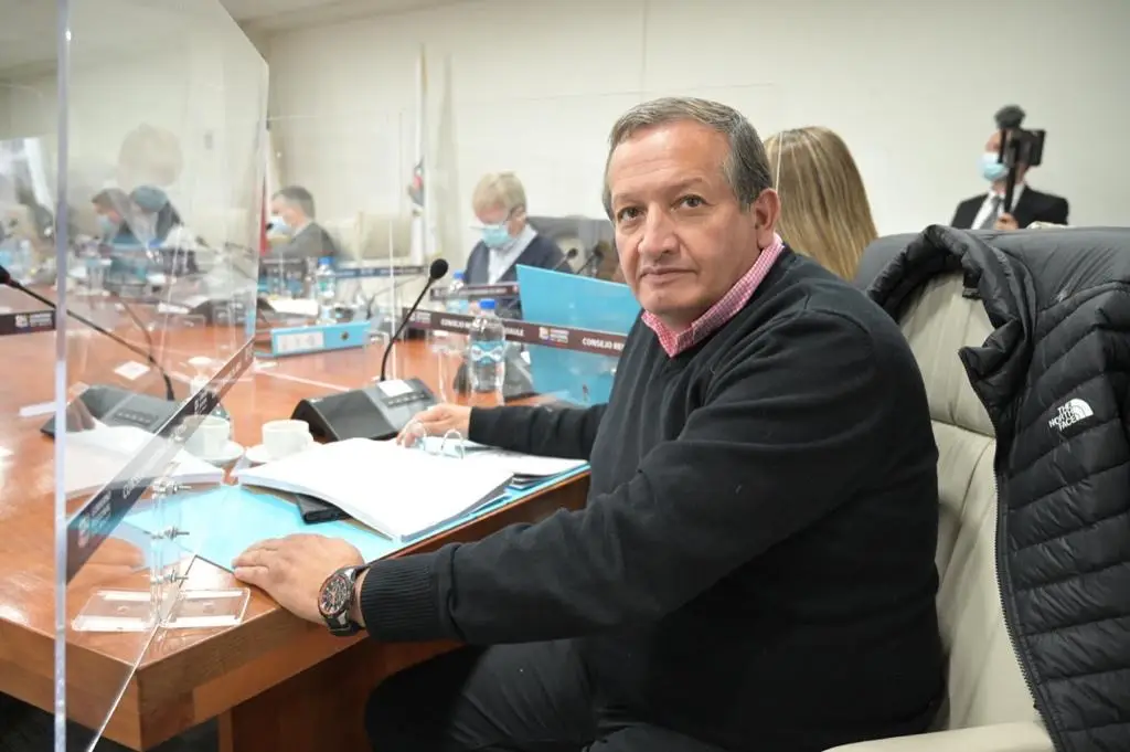 Consejero regional Román Pavez solicita visita inspectiva a obras de Hospital Provincial