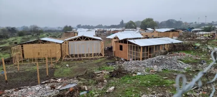 Demolición de viviendas en toma ilegal frente al Río Guaiquillo de Curicó se ejecutará en diez días