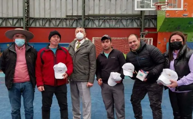 Municipio de Rauco celebró el Día del Padre con show artístico