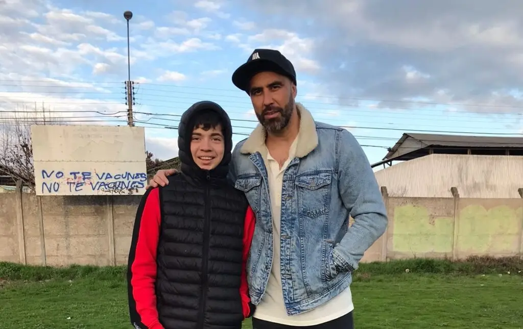Claudio Bravo: "Mi familia por el lado de mi mamá son de Curicó, Sarmiento, Teno, El Cisne”