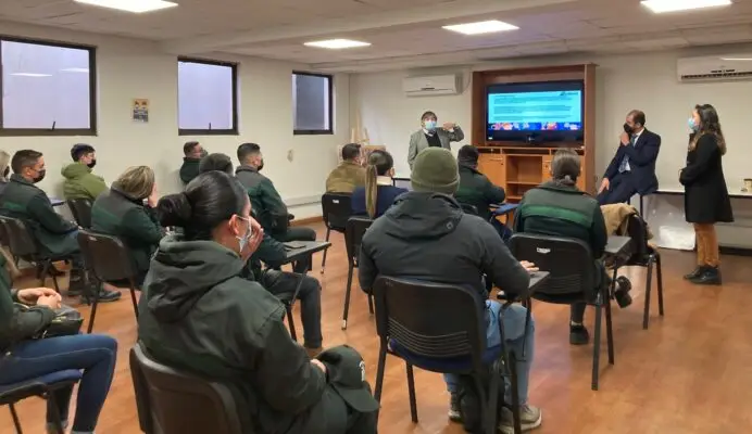 Defensoría Penal y Gendarmería dialogaron sobre defensa de géneros, población LGBTIQ+ y dignidad de las personas