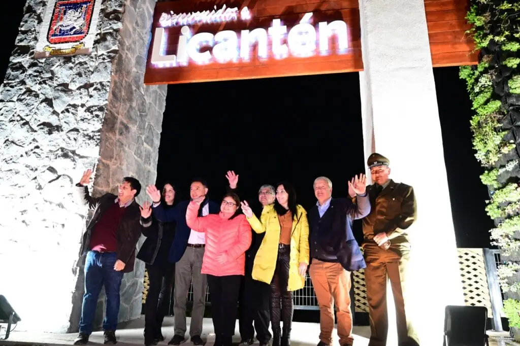 Municipio de Licantén inauguró hito de acceso a la comuna