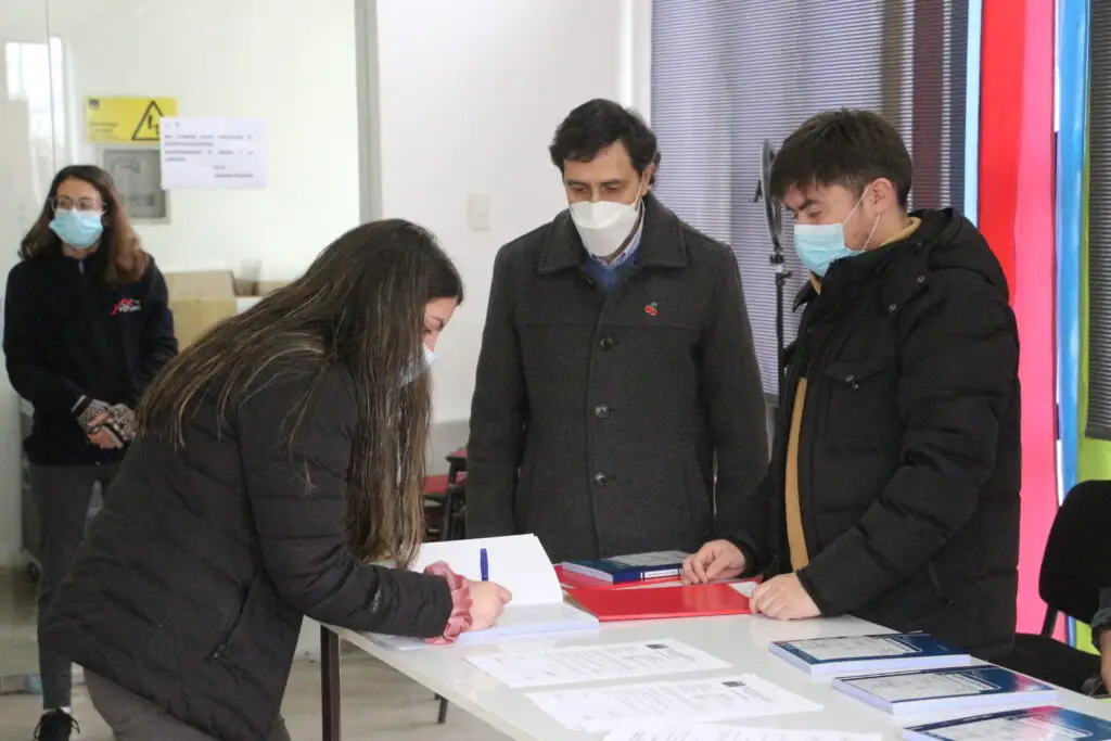 Cinco familias de Romeral recibieron subsidios para construir viviendas en sus terrenos