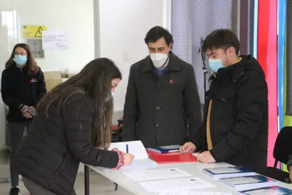 Cinco familias de Romeral recibieron subsidios para construir viviendas en sus terrenos
