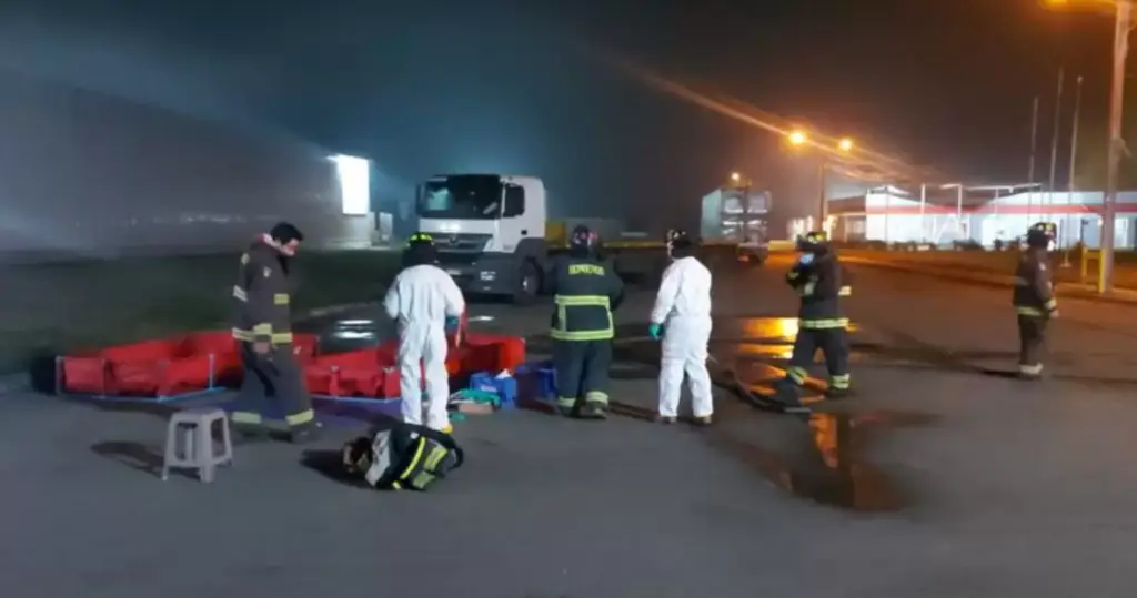 Evacuan a personal de empresa por derrame de 2000 litros de amoníaco en Talca