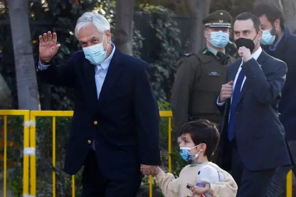 Ex presidente Piñera: "No podemos farrearnos nuestro hermoso país"