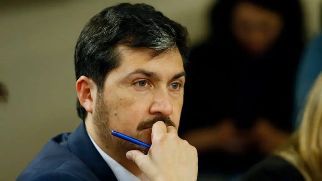 Diputado Rey y condena a excapitán de Carabineros: “La institución no debe salir dañada”