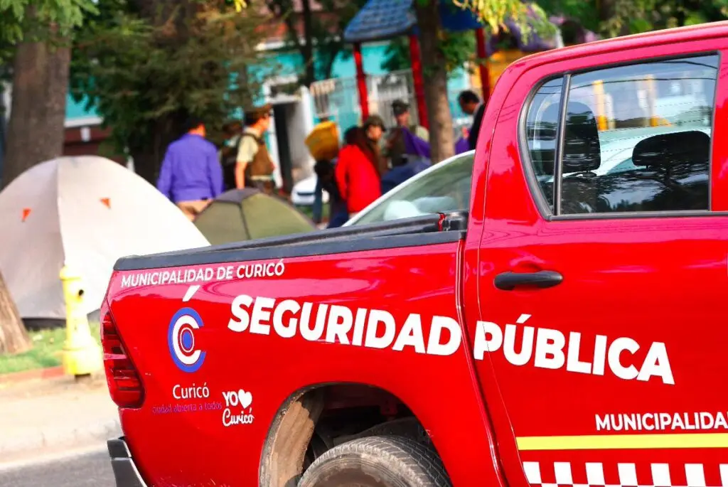 Municipio presentará querella contra sujeto que agredió a fiscalizador en pleno centro de Curicó