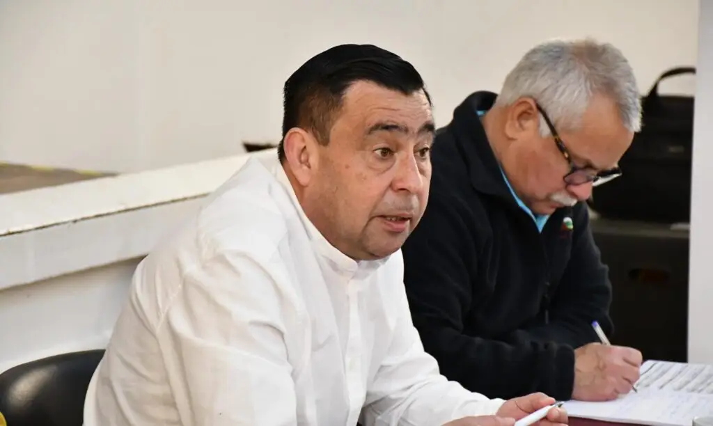 Exalcalde de Sagrada Familia sufre caída y es trasladado al Hospital Provincial de Curicó