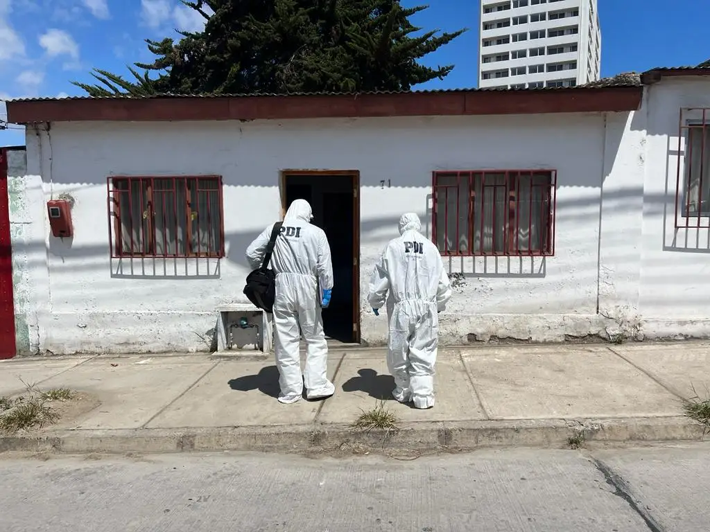 Llevaba casi un año fallecido: Adulto mayor es encontrado muerto al interior de su casa