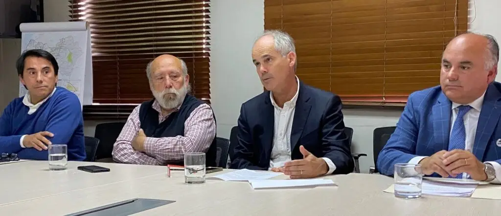 Senador Galilea lideró reunión con autoridades y ministro de OO.PP para proyectos en Retiro y Villa Alegre