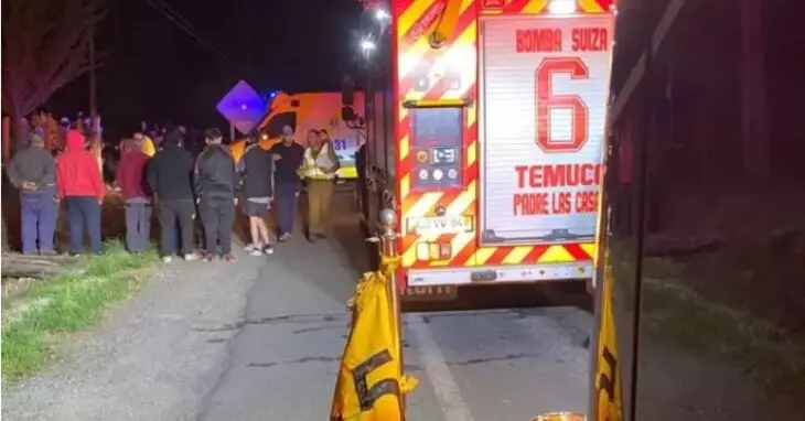 Mujer que acompañaba a su hijo a pedir dulces por Halloween muere atropellada