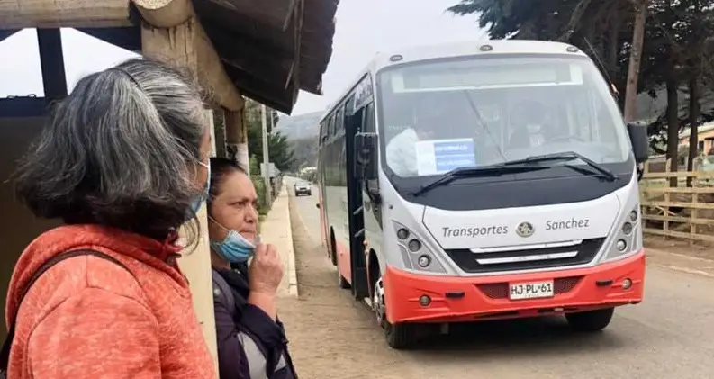 Vichuqueninos cuentan con locomoción gratuita desde Llico hasta Licantén