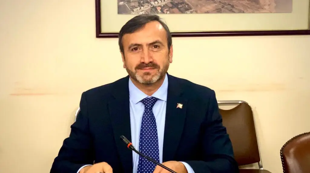 Diputado Francisco Pulgar apoya proyecto de ley que mejora el proceso migratorio