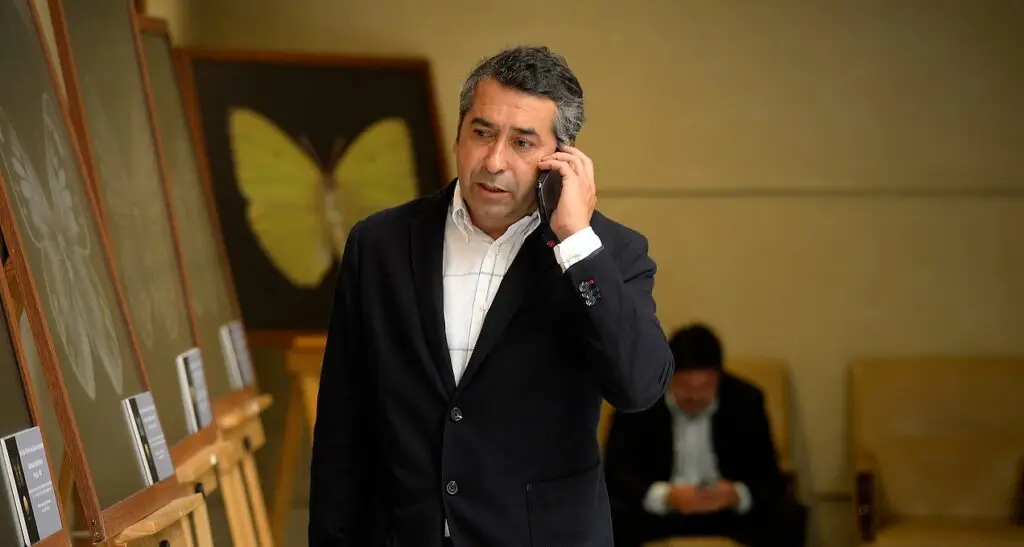 Diputado Sepúlveda solicitó renuncia de ministra de Salud tras polémicos pagos de deuda de Isapres a afiliados