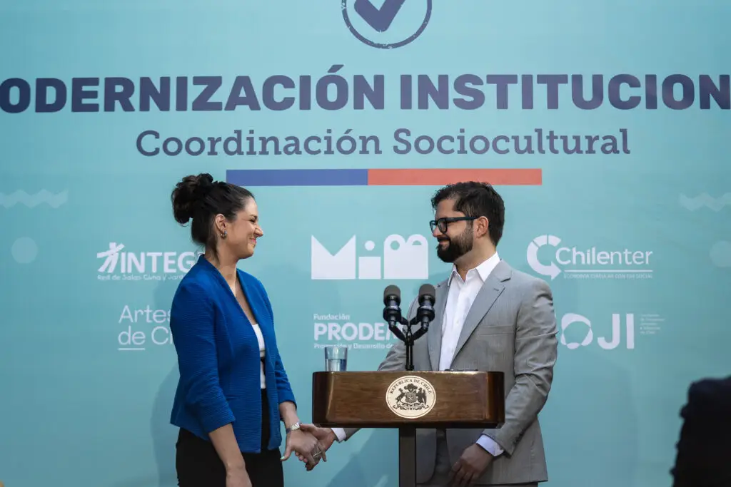 Irina Karamanos concreta su salida de La Moneda y oficializa el cierre de la coordinación sociocultural de la presidencia