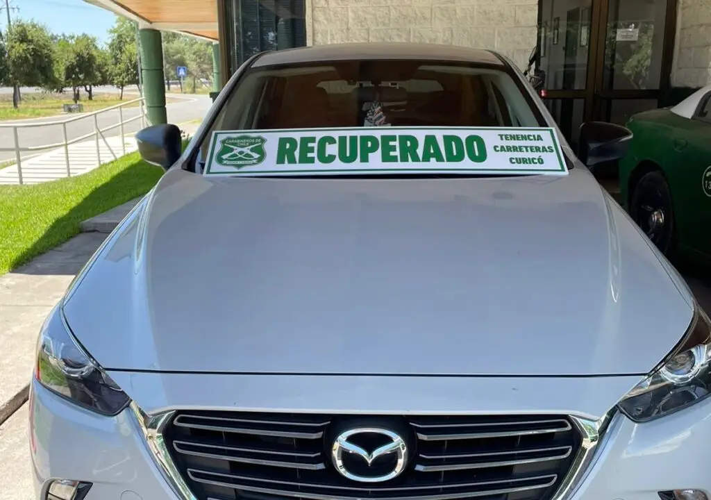 Carabineros recupera en Teno vehículo robado que transitaba sin patentes a la vista