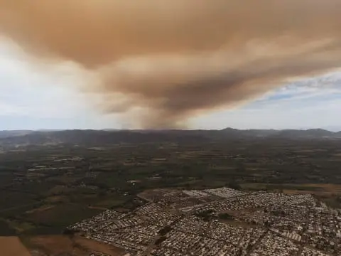 Humo llega hasta Curicó: Alerta roja por incendios forestales en Lolol y Santa Cruz