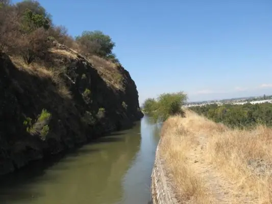 Alcalde de Pencahue y diputado Guzmán pidieron al MOP reinstalar bombas que elevan el agua en el Río Claro