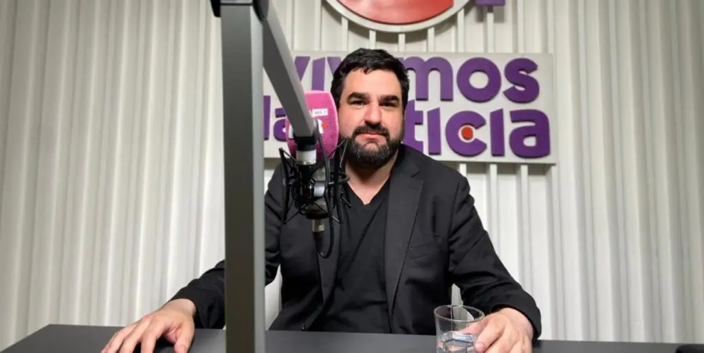 Partido en formación “Libres” visitó el estudio de VLN Radio