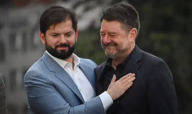 Gobernador Orrego plantea instalar memorial en Plaza Italia por víctimas del estallido social