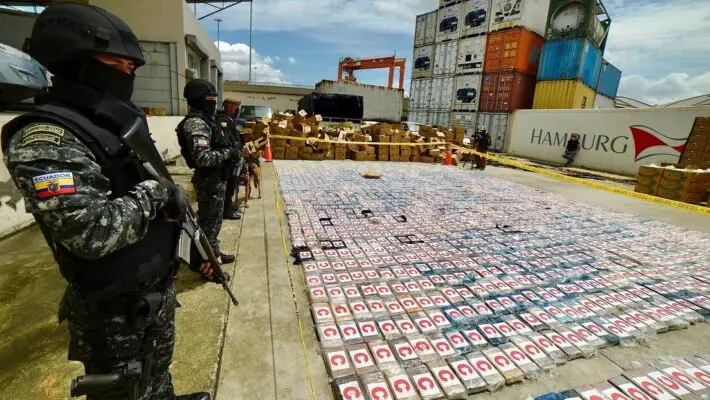 Ecuador usará cocaína incautada al narcotráfico para construir edificios