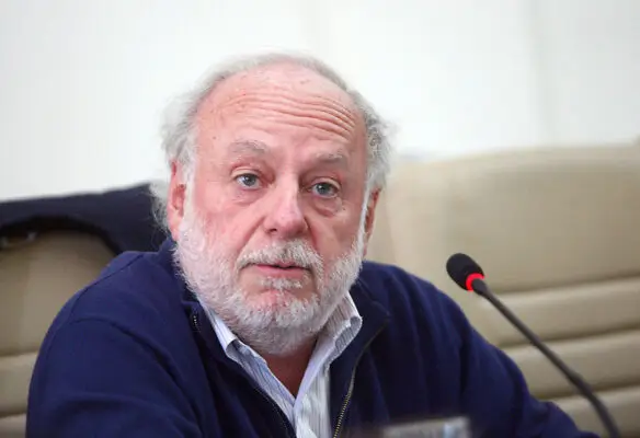 Exconcejal Mario Undurraga presentó su candidatura a consejero constitucional