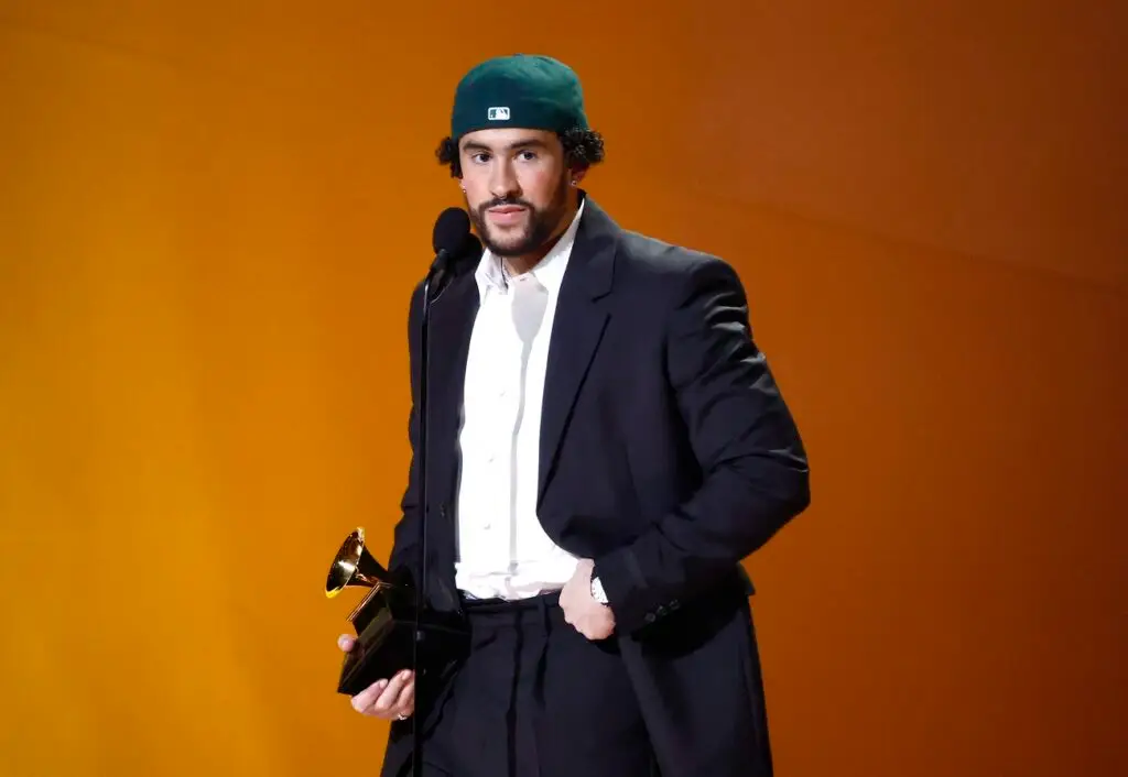 Bad Bunny enfrenta una demanda millonaria de su exnovia por derechos de autor
