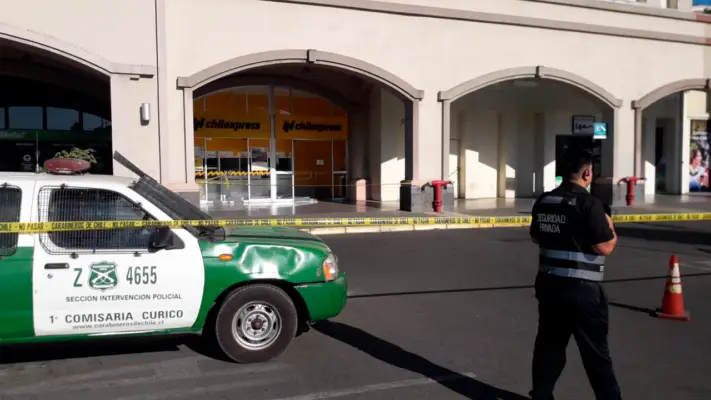 Carabineros evita asalto a oficina de Chilexpress de Mall Curicó