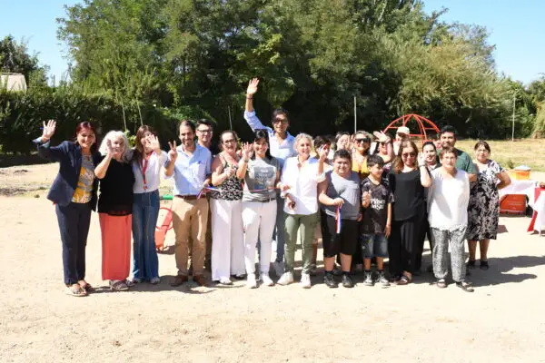 Instalan plaza ecológica en la Villa Araucaria en Molina