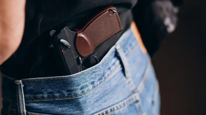 Ecuador autoriza porte de armas a civiles para defensa propia ante aumento de la inseguridad