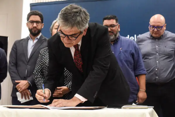 Gobierno y la CUT pactan aumentar sueldo mínimo a $500 mil pesos para julio del 2024