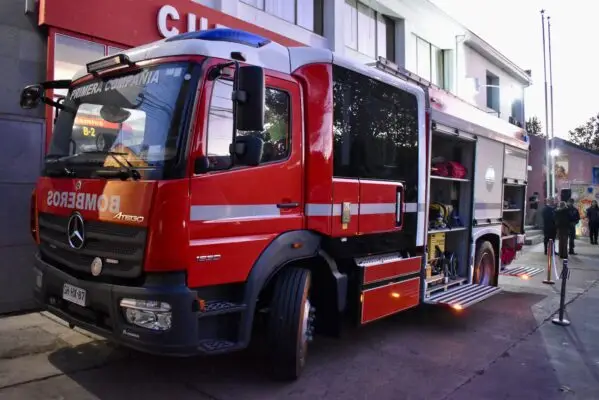 Bomberos de Cauquenes cuenta con nuevo carro bomba