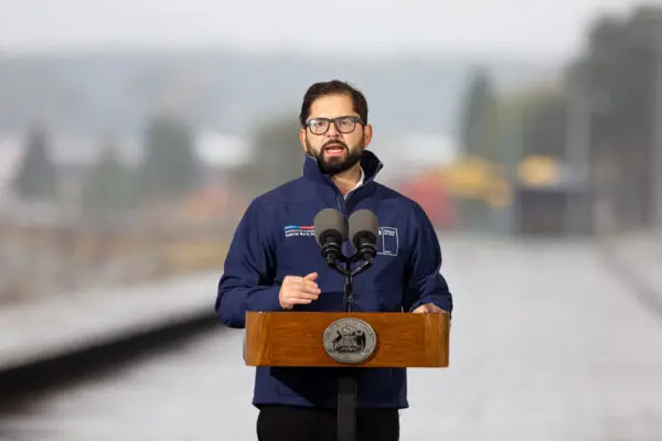 Presidente Boric lamentó muerte de piloto tras accidente aéreo en Talca: “Mis respetos y más profundas condolencias”