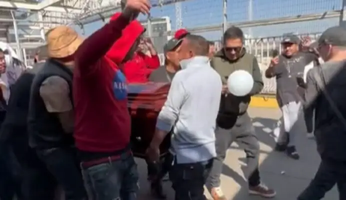 Hinchas de Colo Colo sacaron cuerpo de fallecido fanático sin permiso y lo llevaron al Estadio Monumental para velarlo