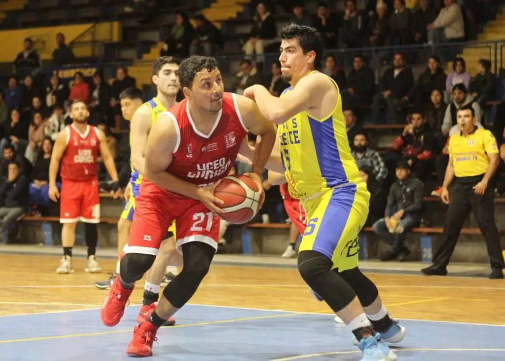 Liceo Curicó recibe al líder de la Liga Dos