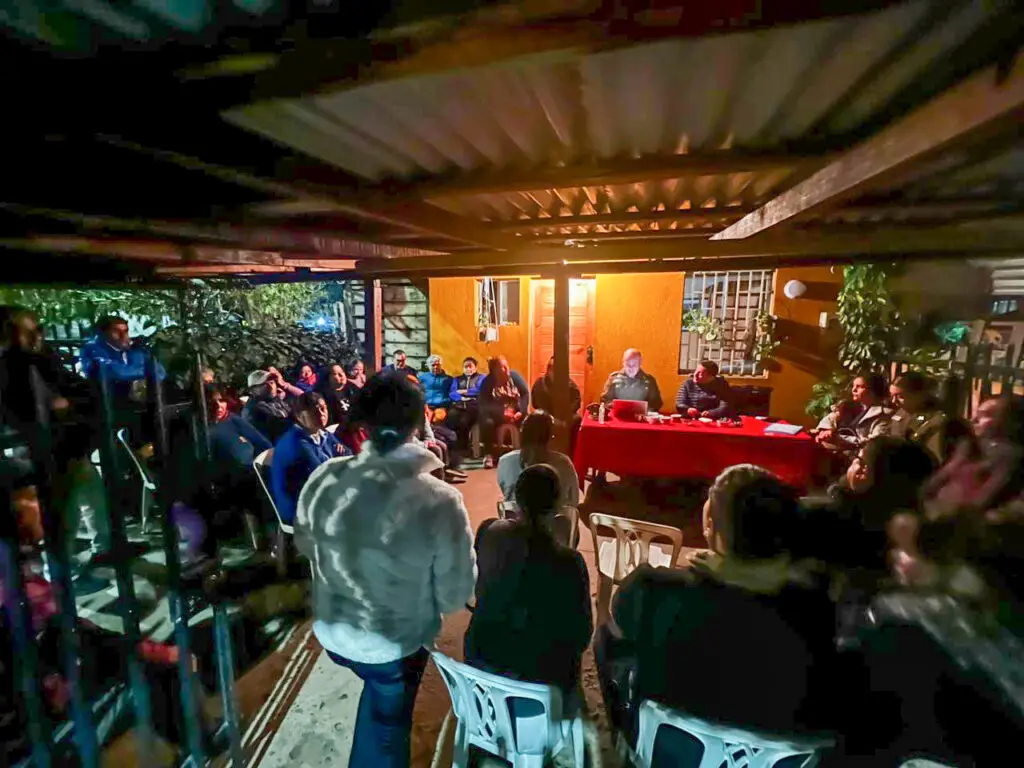 Vecinos de Villa Licantén acuerdan trabajar con las autoridades para erradicar la delincuencia