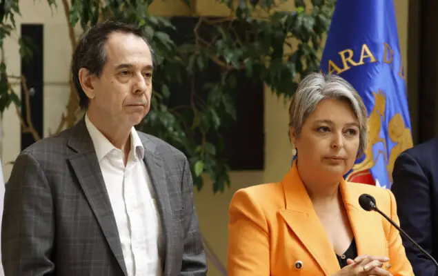 Exsubsecretario Larraín niega acusaciones de acoso sexual y admite relación tensa con ministra Jara