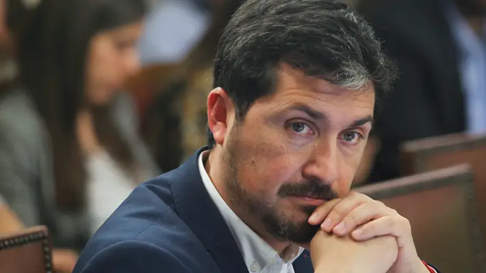 Diputado Rey pide suma urgencia a proyecto que cesa cargos de autoridades con vínculos delictuales