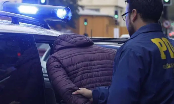 PDI de Curicó detuvo a implicado en asalto a mano armada a local comercial