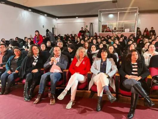Gran convocatoria tuvo seminario sobre parentalidad positiva en Molina