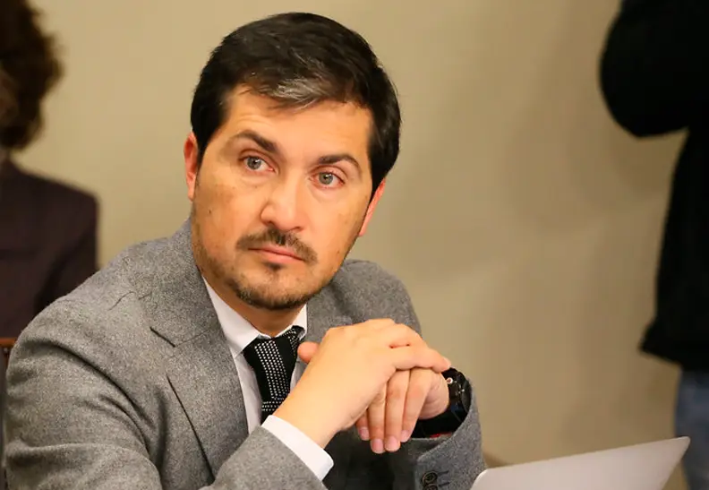 Diputado Rey sobre déficit en municipio de Curicó: “Alguien tiene que responder”