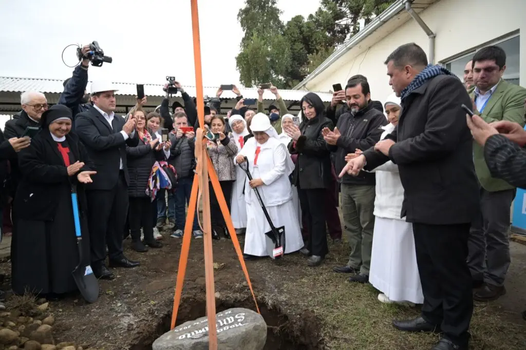 Comenzaron obras de construcción del nuevo Hogar San Camilo en Linares