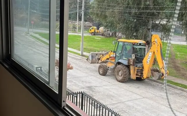 Vecinos denuncian a constructora por daños en pavimento del sector Parque Zapallar