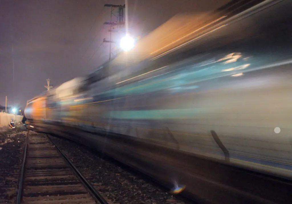Tren de carga atropella a adulto mayor en Curicó