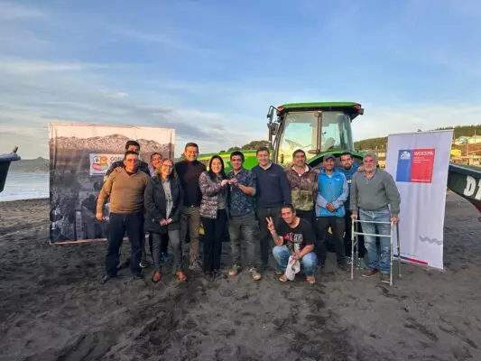 Gobierno Regional entregó tractor a pescadores de Pellines en Constitución